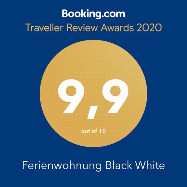 Ferienwohnung Black White Raubling Buitenkant foto
