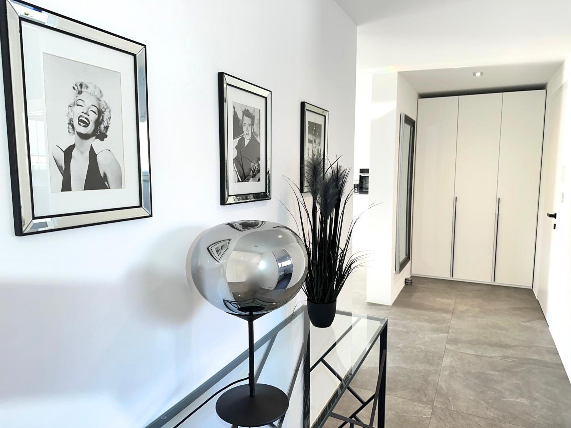 Ferienwohnung Black White Raubling Buitenkant foto