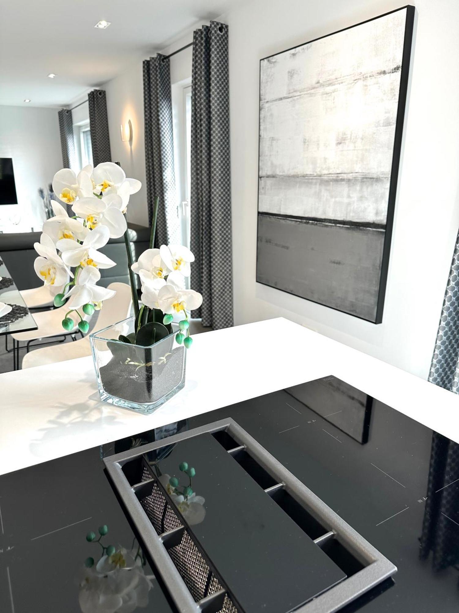 Ferienwohnung Black White Raubling Buitenkant foto