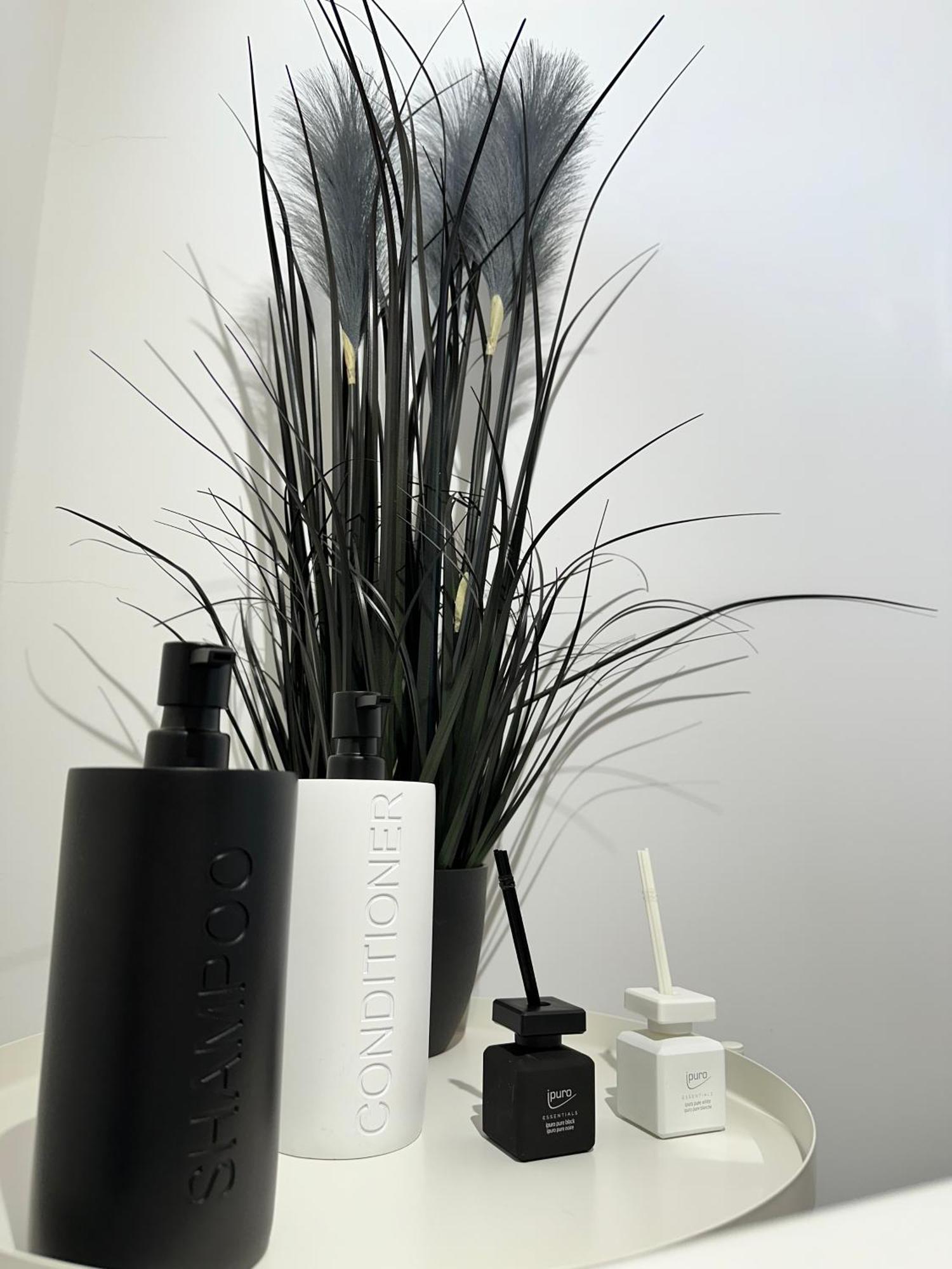 Ferienwohnung Black White Raubling Buitenkant foto